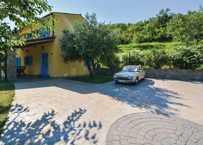 Cozy Home In Koper With Wifi